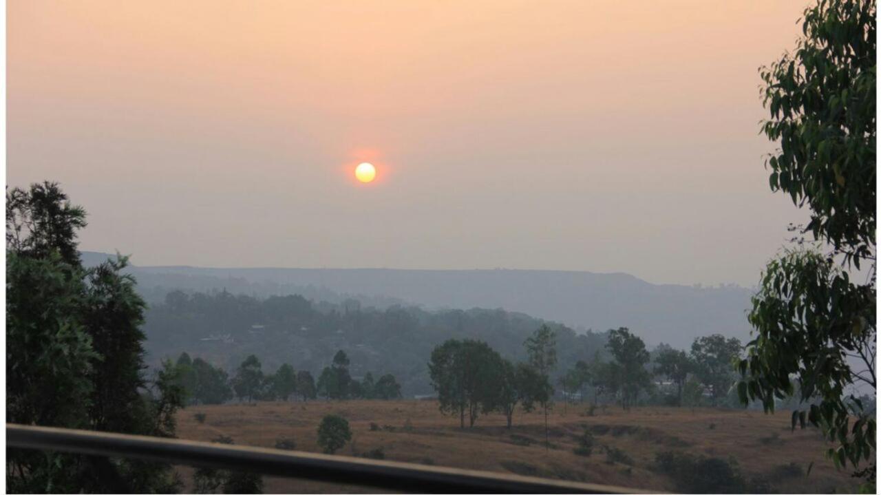 Inaya Bungalow Villa Panchgani Esterno foto