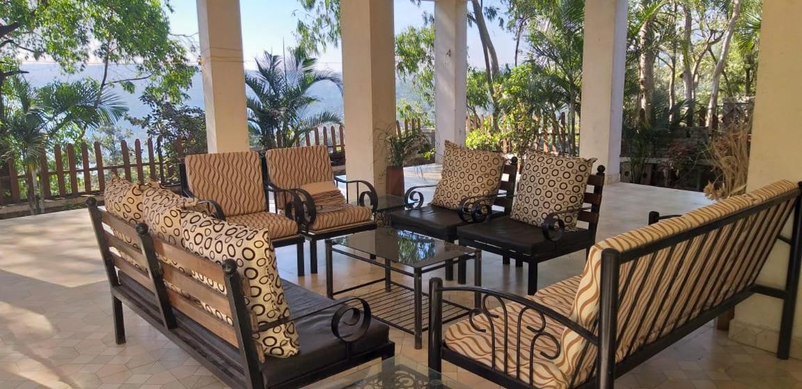 Inaya Bungalow Villa Panchgani Esterno foto